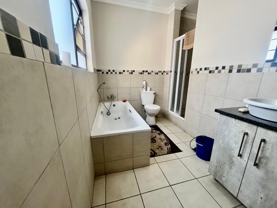 3 Bedroom Property for Sale in Waterval East North West